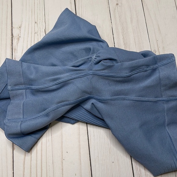 Doyoueven Scrunch Seamless Shorts - Slate Blue - S - Picture 8 of 10